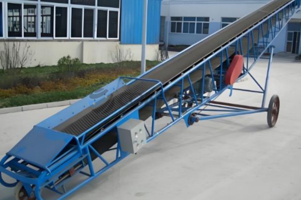 MOVING CONVEYOR BELT